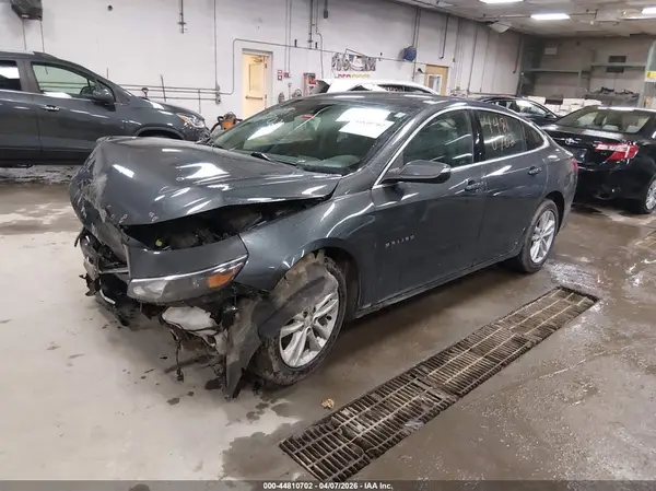1G1ZD5ST1JF173470 2018 CHEVROLET MALIBU - Image 2