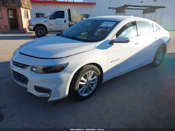 1G1ZD5ST1JF174683 2018 CHEVROLET MALIBU - Image 2
