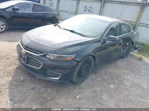 1G1ZD5ST1JF182945 2018 CHEVROLET MALIBU - Image 2