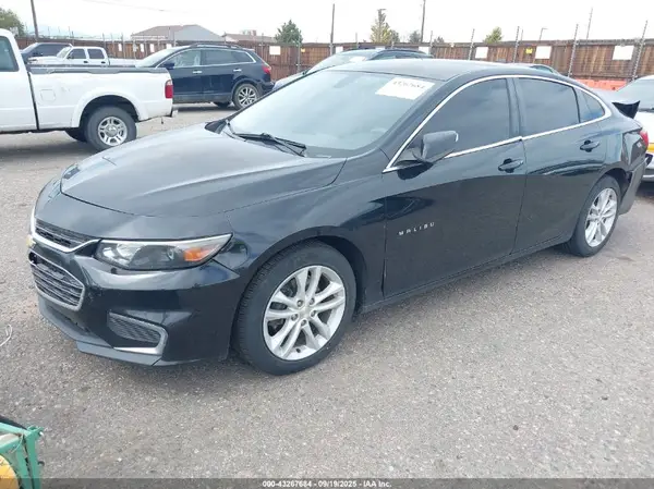 1G1ZD5ST1JF184646 2018 CHEVROLET MALIBU - Image 2