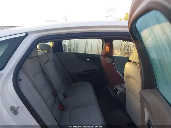 1G1ZD5ST1JF184775 2018 CHEVROLET MALIBU - Image 8