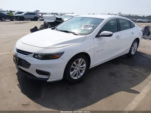 1G1ZD5ST1JF185103 2018 CHEVROLET MALIBU - Image 2