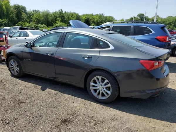 1G1ZD5ST1JF188096 2018 CHEVROLET MALIBU - Image 2