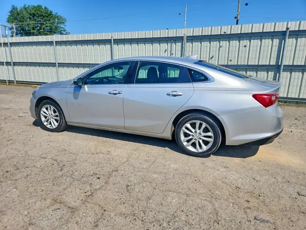 1G1ZD5ST1JF207214 2018 CHEVROLET MALIBU - Image 2