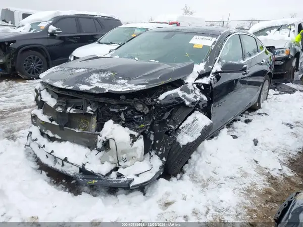 1G1ZD5ST1JF213269 2018 CHEVROLET MALIBU - Image 2