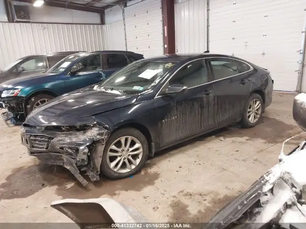 1G1ZD5ST1JF217841 2018 CHEVROLET MALIBU - Image 2