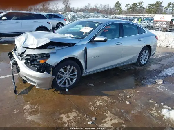 1G1ZD5ST1JF230041 2018 CHEVROLET MALIBU - Image 2