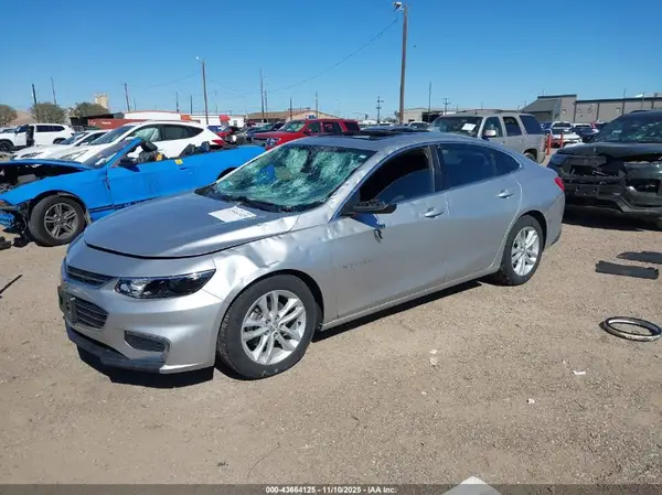 1G1ZD5ST1JF231285 2018 CHEVROLET MALIBU - Image 2