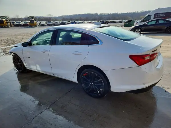 1G1ZD5ST1JF235921 2018 CHEVROLET MALIBU - Image 2