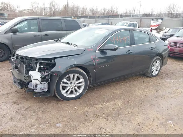 1G1ZD5ST1JF245140 2018 CHEVROLET MALIBU - Image 2