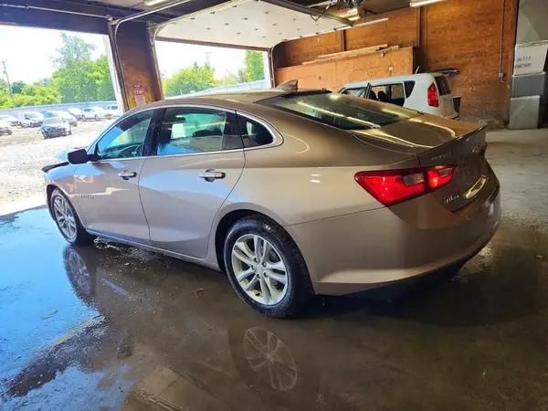 1G1ZD5ST1JF246286 2018 CHEVROLET MALIBU - Image 2
