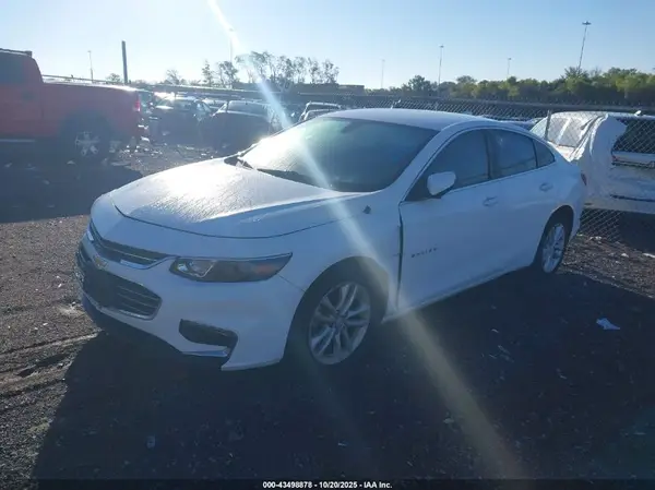 1G1ZD5ST1JF246787 2018 CHEVROLET MALIBU - Image 2