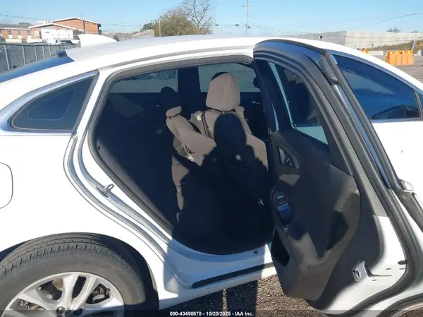 1G1ZD5ST1JF246787 2018 CHEVROLET MALIBU - Image 8