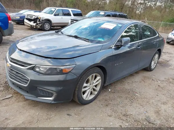 1G1ZD5ST1JF255621 2018 CHEVROLET MALIBU - Image 2