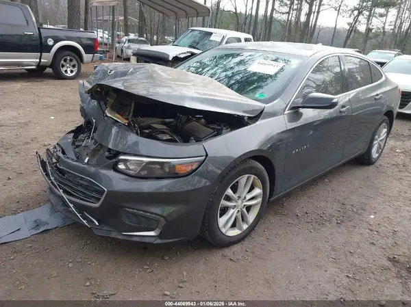1G1ZD5ST1JF258017 2018 CHEVROLET MALIBU - Image 2