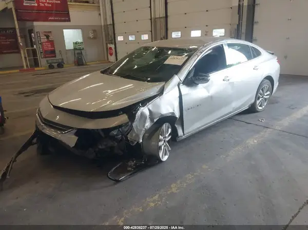 1G1ZD5ST1JF261063 2018 CHEVROLET MALIBU - Image 2