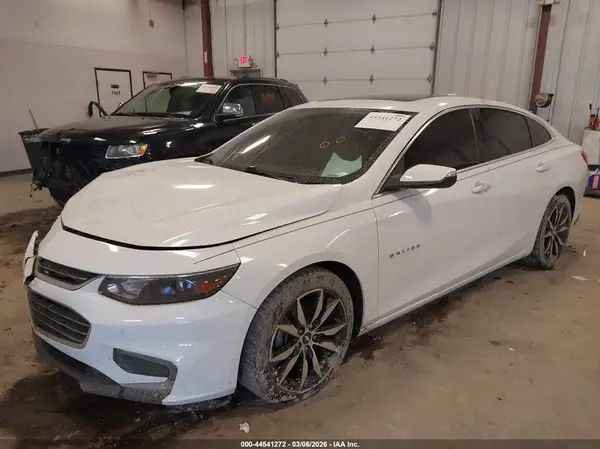 1G1ZD5ST1JF268692 2018 CHEVROLET MALIBU - Image 2