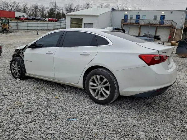 1G1ZD5ST1JF271043 2018 CHEVROLET MALIBU - Image 2