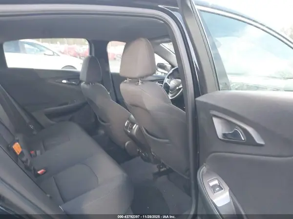 1G1ZD5ST1JF272404 2018 CHEVROLET MALIBU - Image 8