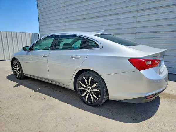 1G1ZD5ST1JF275805 2018 CHEVROLET MALIBU - Image 2