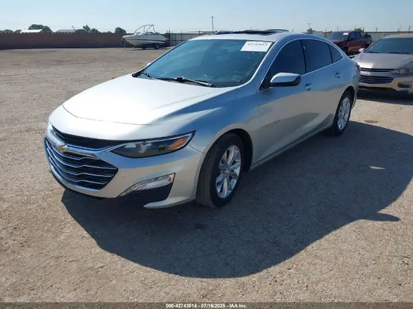 1G1ZD5ST1KF104831 2019 CHEVROLET MALIBU - Image 2