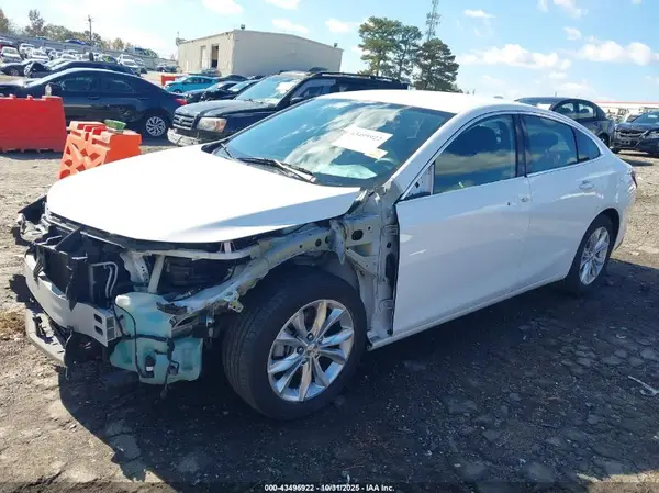 1G1ZD5ST1KF105557 2019 CHEVROLET MALIBU - Image 2