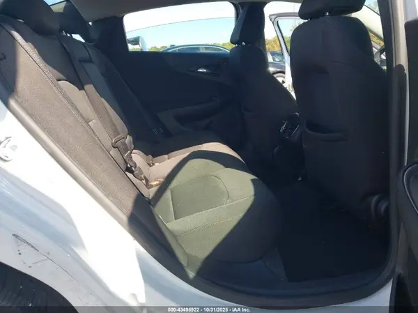 1G1ZD5ST1KF105557 2019 CHEVROLET MALIBU - Image 8