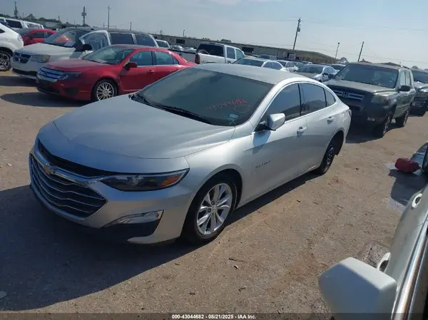 1G1ZD5ST1KF134105 2019 CHEVROLET MALIBU - Image 2