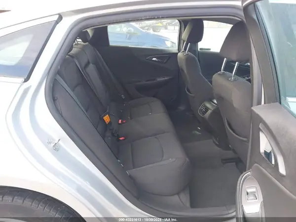 1G1ZD5ST1KF144407 2019 CHEVROLET MALIBU - Image 8
