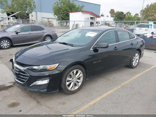 1G1ZD5ST1KF158369 2019 CHEVROLET MALIBU - Image 2