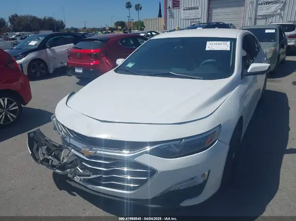 1G1ZD5ST1KF206825 2019 CHEVROLET MALIBU - Image 2