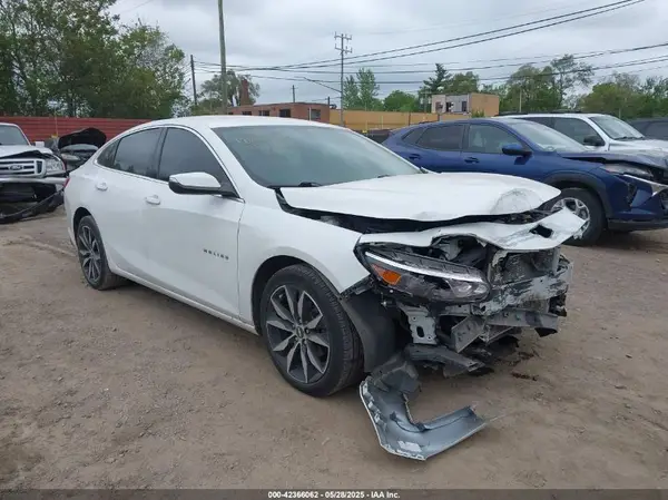 1G1ZD5ST2JF102410 2018 CHEVROLET MALIBU - Image 1