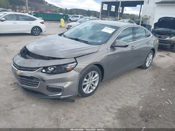 1G1ZD5ST2JF111396 2018 CHEVROLET MALIBU - Image 2