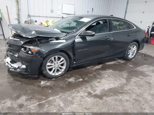 1G1ZD5ST2JF113276 2018 CHEVROLET MALIBU - Image 2