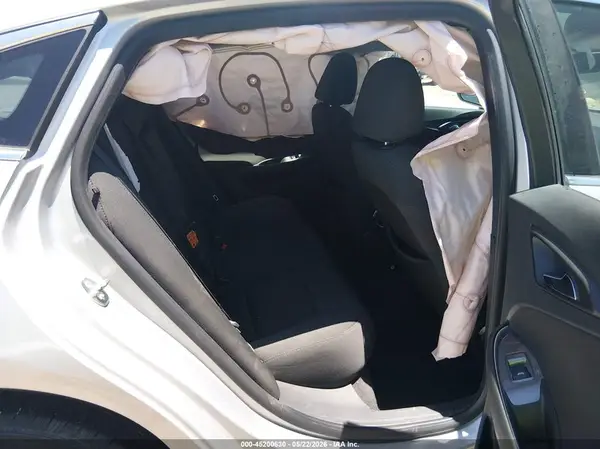 1G1ZD5ST2JF124519 2018 CHEVROLET MALIBU - Image 8