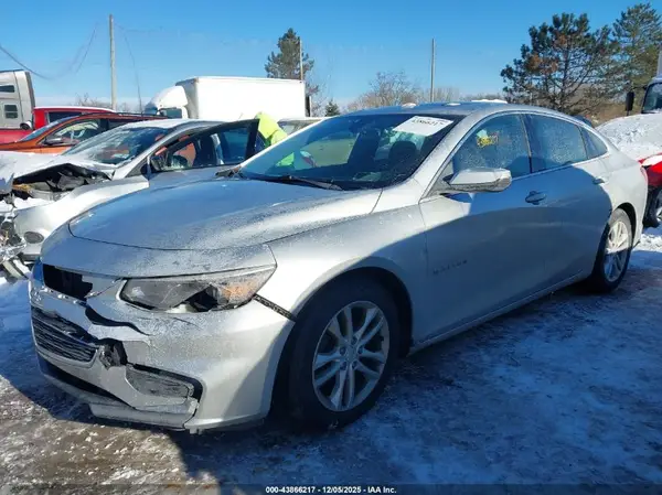 1G1ZD5ST2JF129106 2018 CHEVROLET MALIBU - Image 2