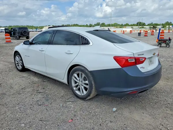 1G1ZD5ST2JF131857 2018 CHEVROLET MALIBU - Image 2