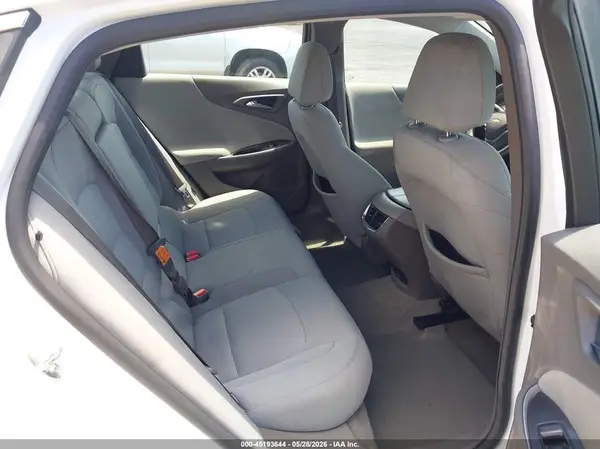 1G1ZD5ST2JF133575 2018 CHEVROLET MALIBU - Image 8