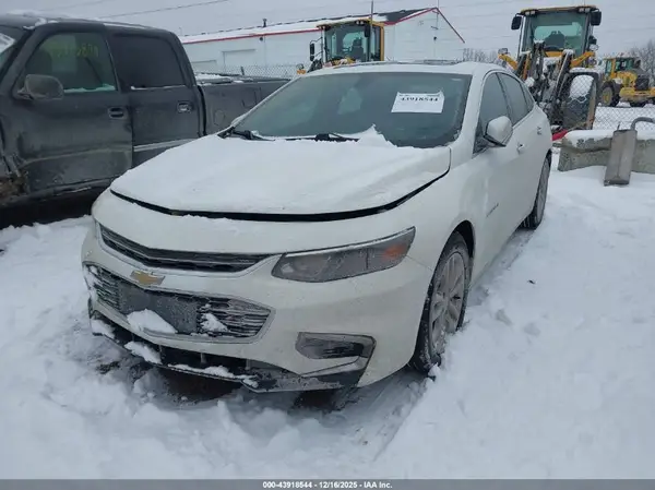 1G1ZD5ST2JF135701 2018 CHEVROLET MALIBU - Image 2