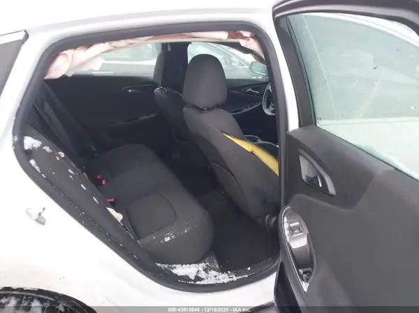 1G1ZD5ST2JF135701 2018 CHEVROLET MALIBU - Image 8
