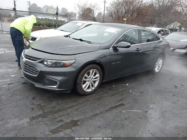 1G1ZD5ST2JF136055 2018 CHEVROLET MALIBU - Image 2