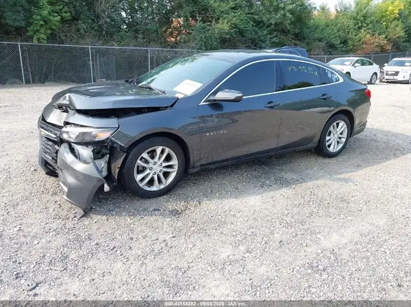 1G1ZD5ST2JF136542 2018 CHEVROLET MALIBU - Image 2