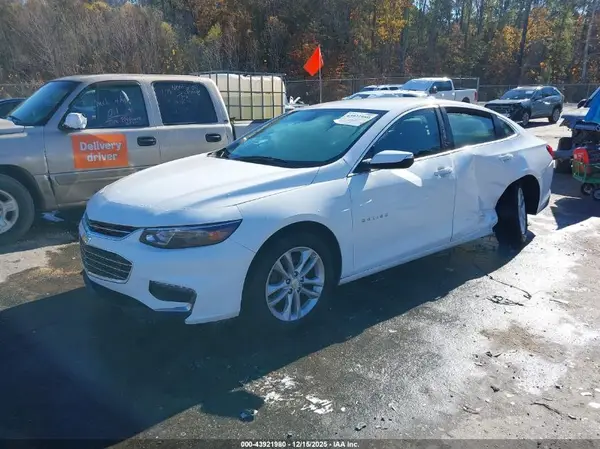 1G1ZD5ST2JF139697 2018 CHEVROLET MALIBU - Image 2