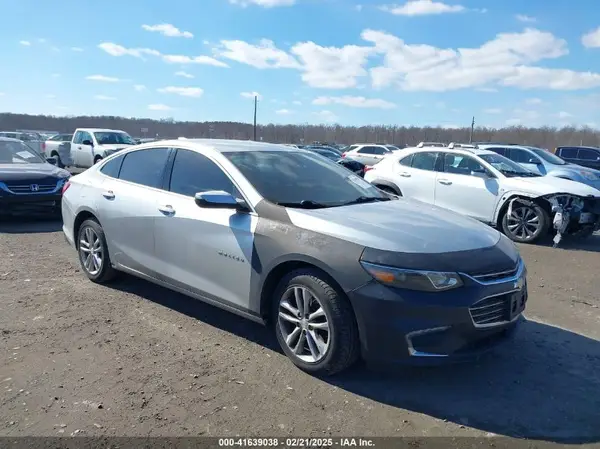 1G1ZD5ST2JF142177 2018 CHEVROLET MALIBU - Image 1