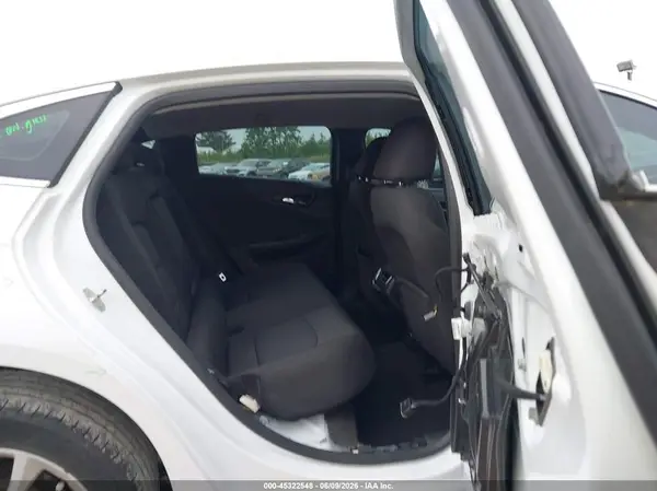 1G1ZD5ST2JF142325 2018 CHEVROLET MALIBU - Image 8
