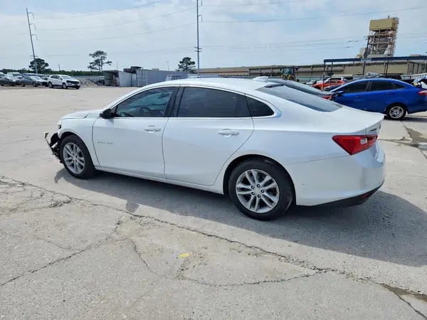 1G1ZD5ST2JF143040 2018 CHEVROLET MALIBU - Image 2