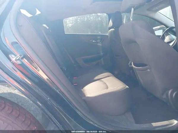 1G1ZD5ST2JF143622 2018 CHEVROLET MALIBU - Image 8
