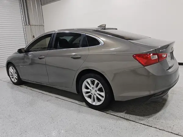 1G1ZD5ST2JF143927 2018 CHEVROLET MALIBU - Image 2