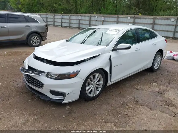 1G1ZD5ST2JF144432 2018 CHEVROLET MALIBU - Image 2