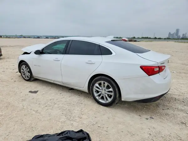 1G1ZD5ST2JF146035 2018 CHEVROLET MALIBU - Image 2